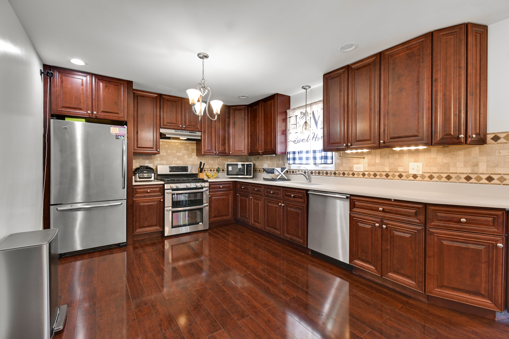 18409 Willow Lane, Lansing, IL 60438