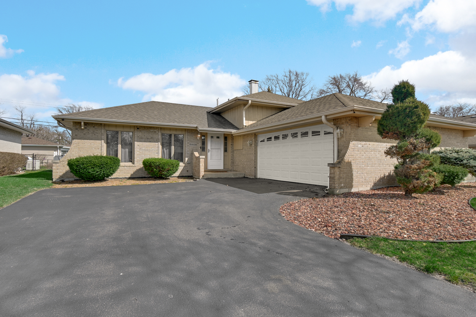 18409 Willow Lane, Lansing, IL 60438