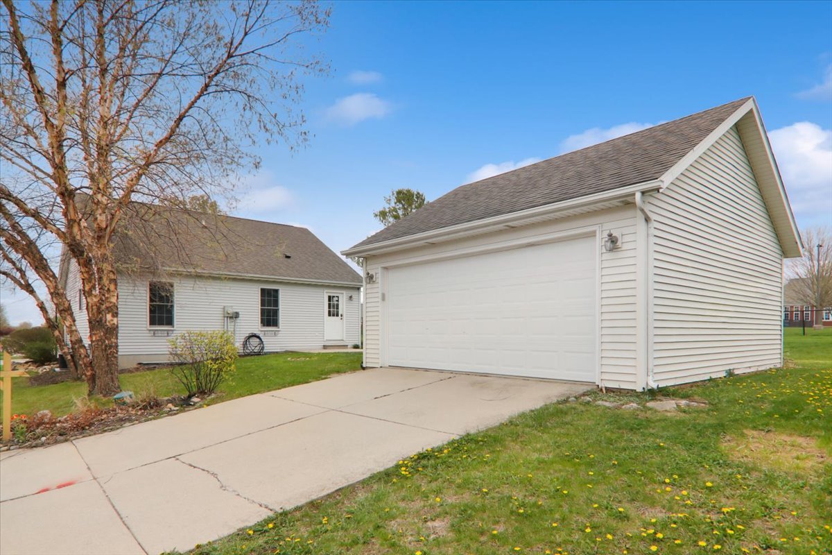 1401 River Landing, Normal, IL 61761