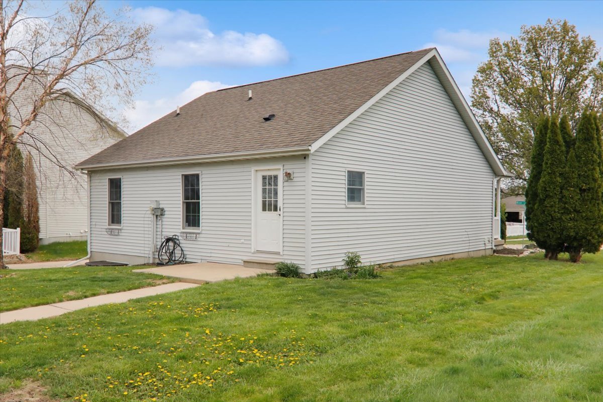 1401 River Landing, Normal, IL 61761