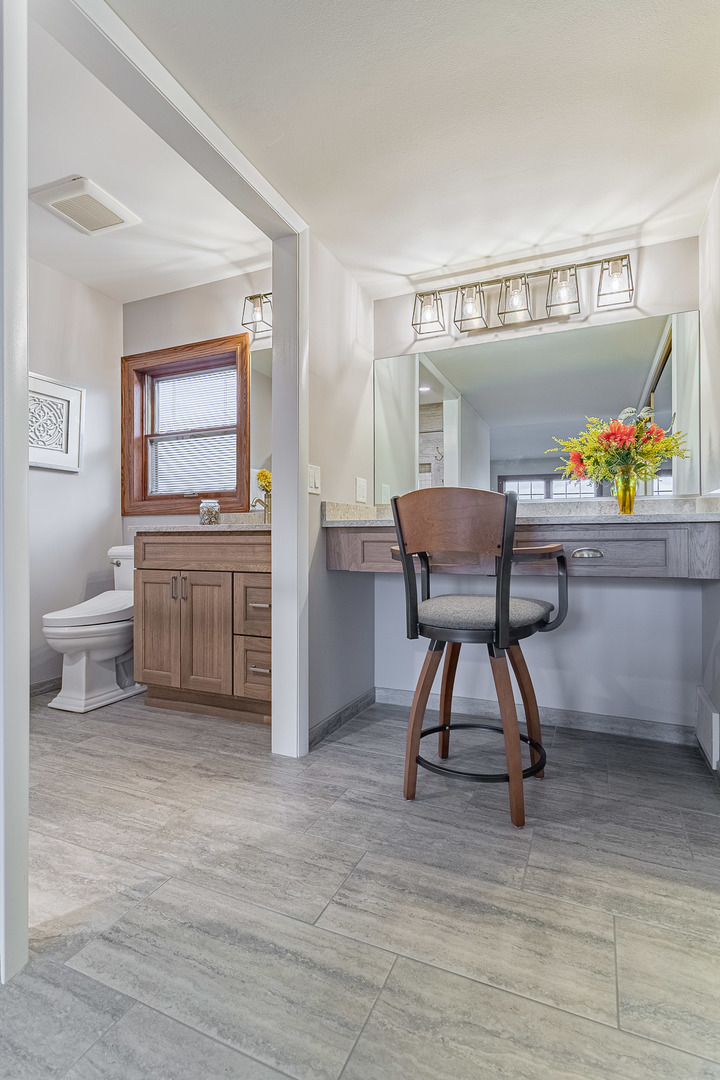 544 NORTHAMPTON Circle, Elk Grove Village, IL 60007