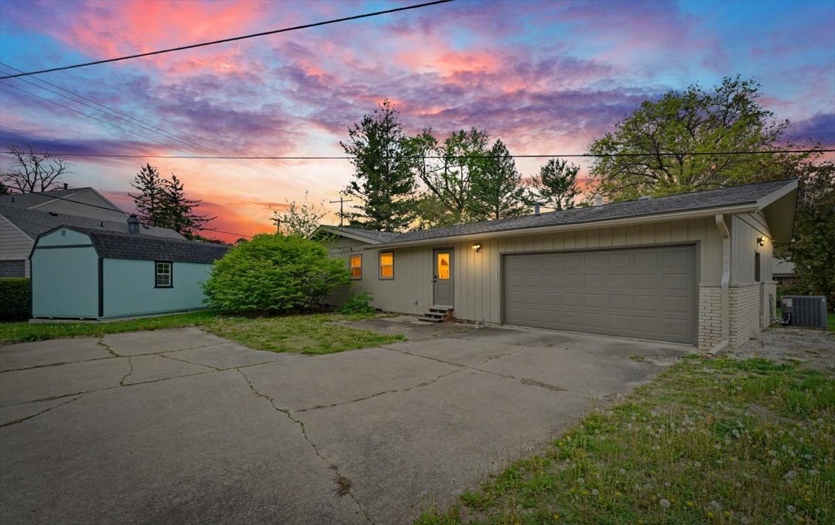 10 O Connor Court, Champaign, IL 61821