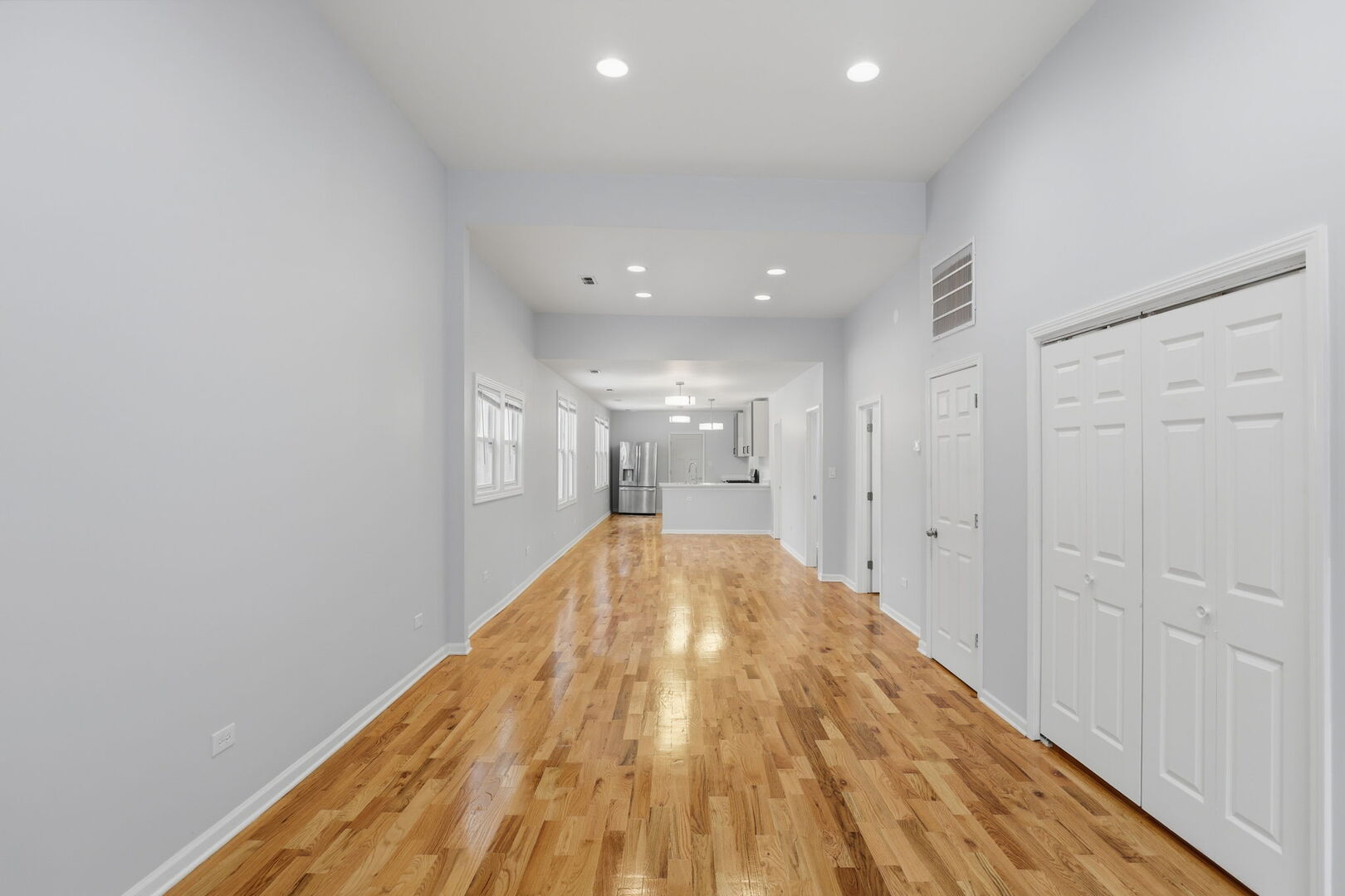 5256 S Carpenter Street, Chicago, IL 60609