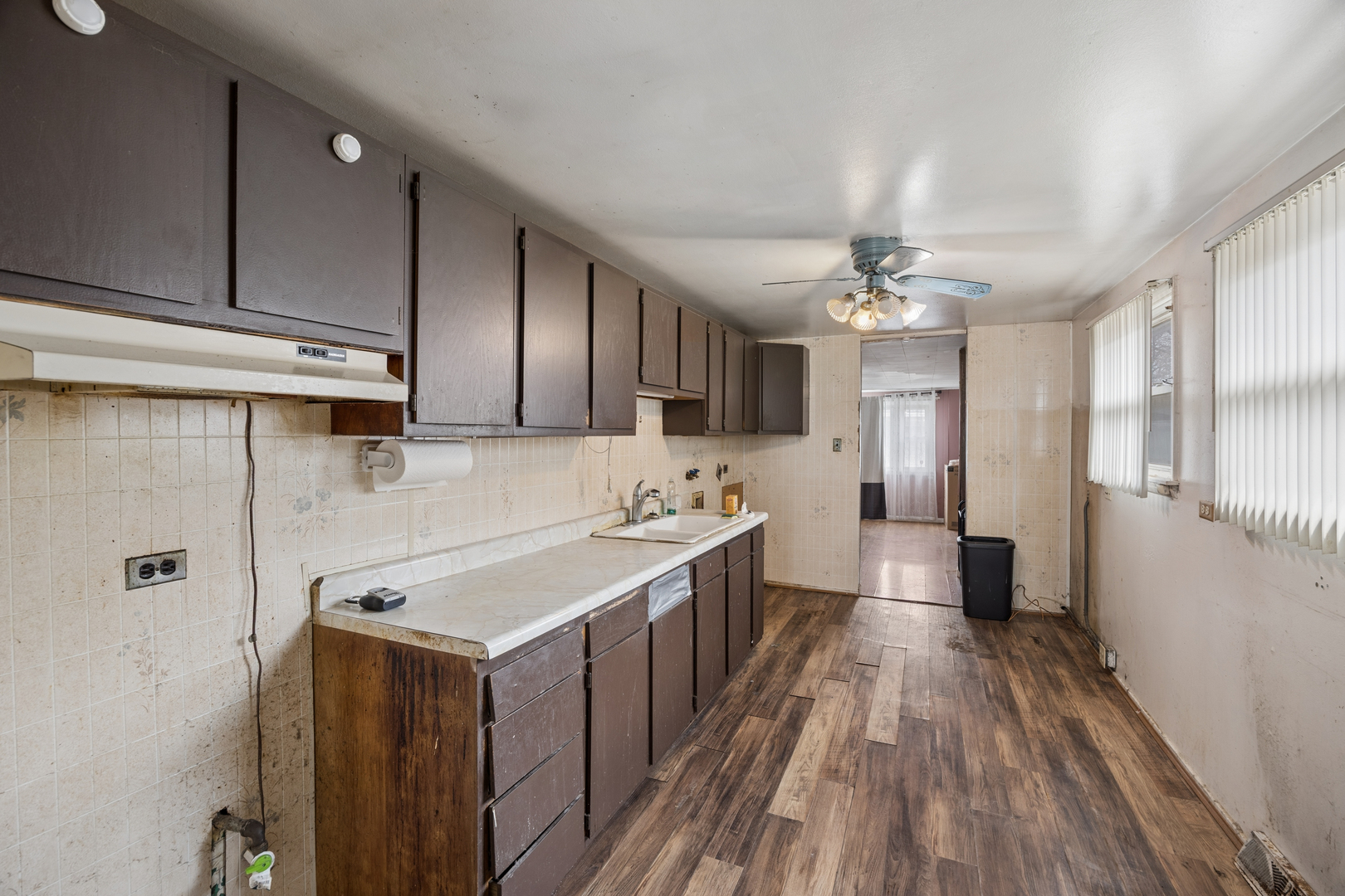 16323 Paulina Street, Markham, IL 60428