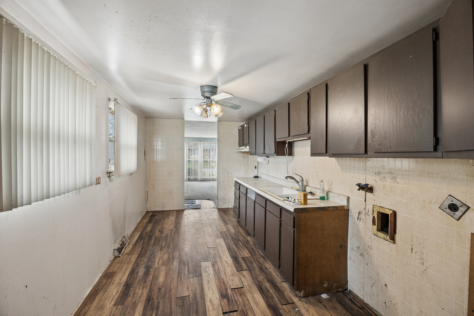 16323 Paulina Street, Markham, IL 60428