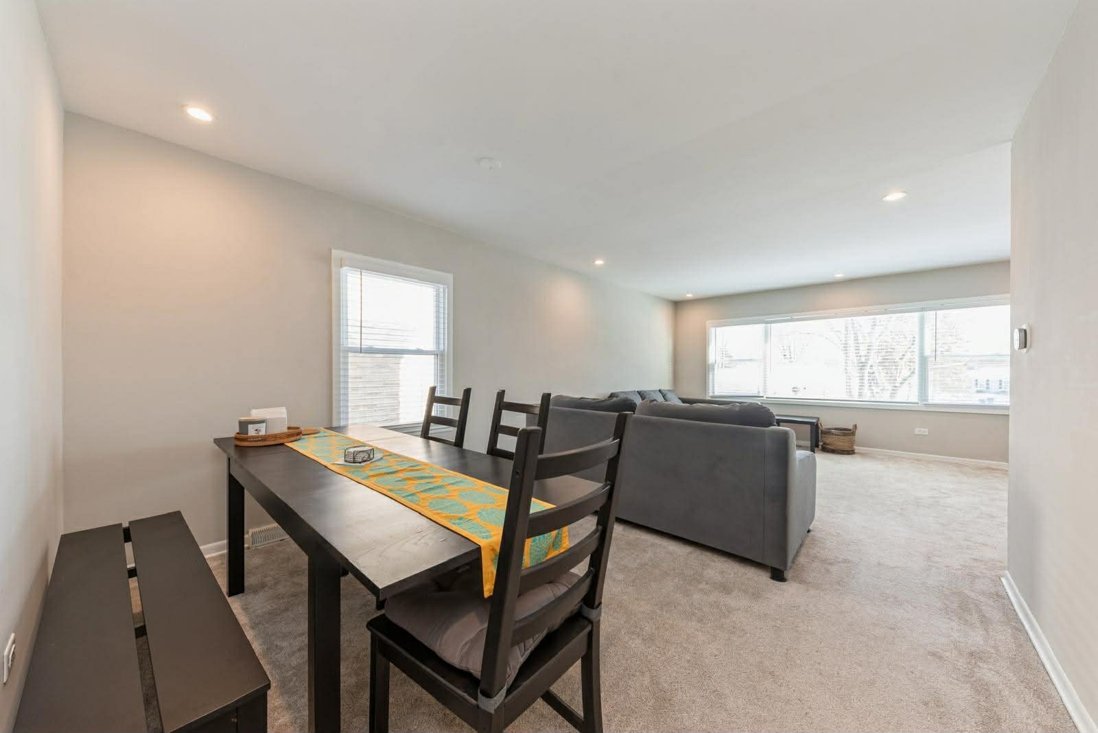 856 E CAPRI Drive #2, Palatine, IL 60074