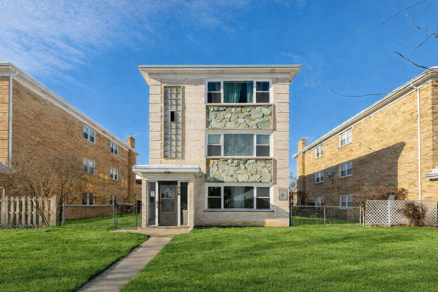 856 E CAPRI Drive #2, Palatine, IL 60074