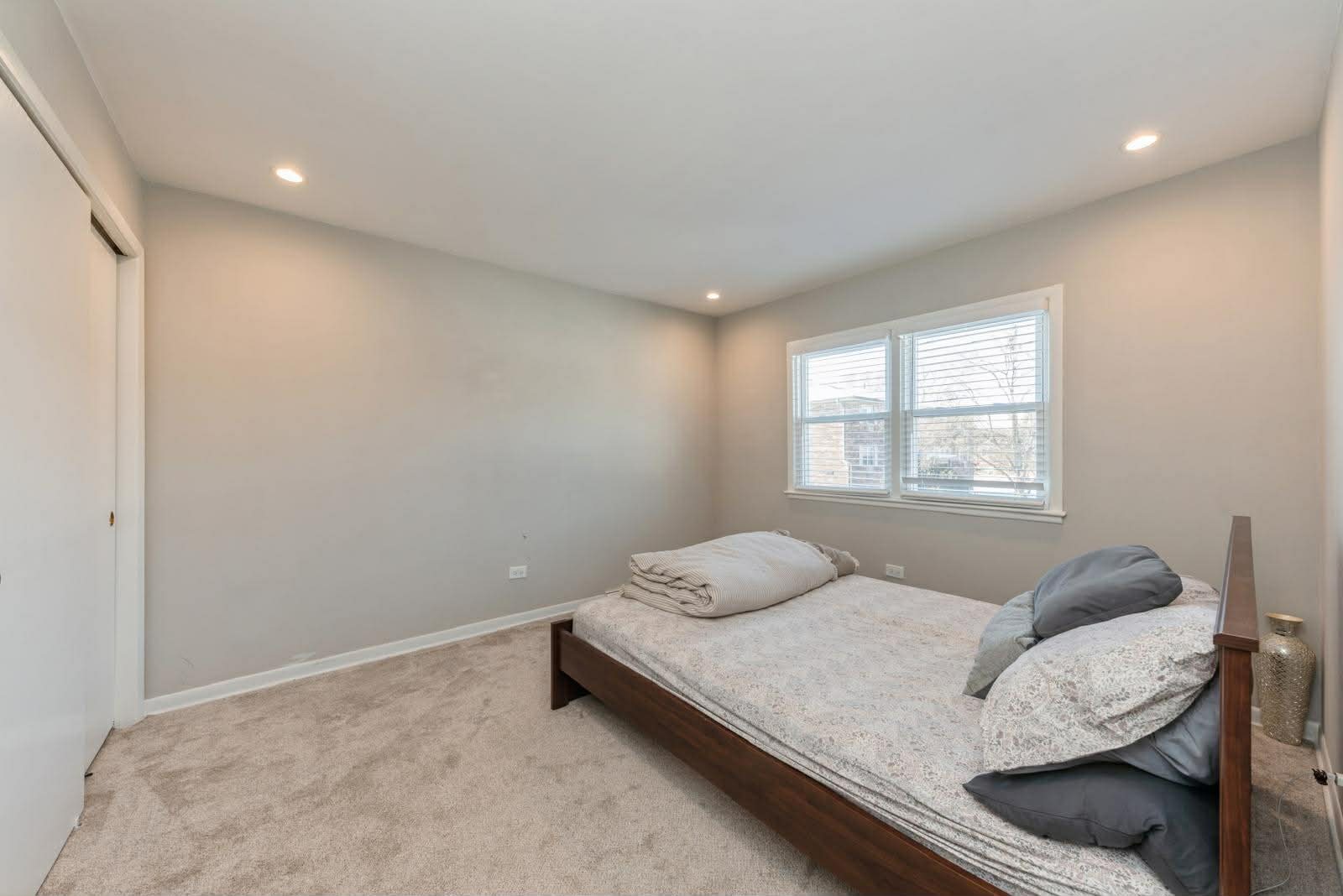 856 E CAPRI Drive #2, Palatine, IL 60074