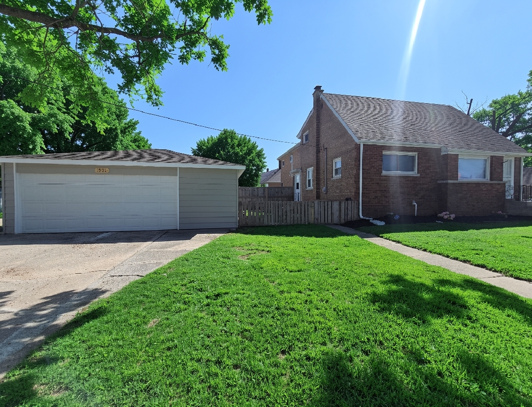 1501 Forest Avenue, Calumet City, IL 60409