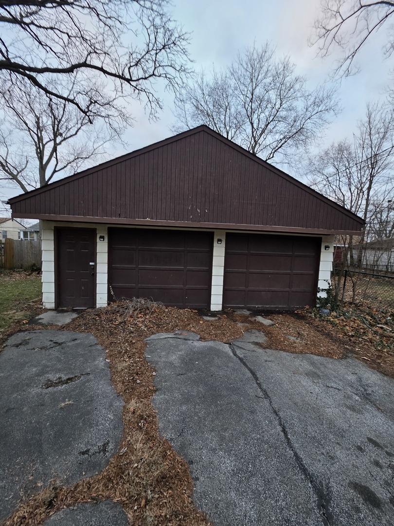 15518 Maple Street, South Holland, IL 60473