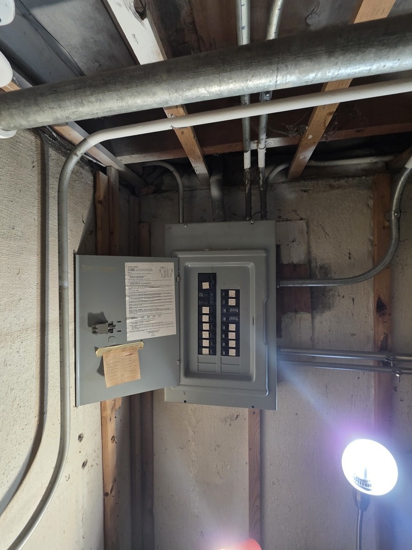 15518 Maple Street, South Holland, IL 60473