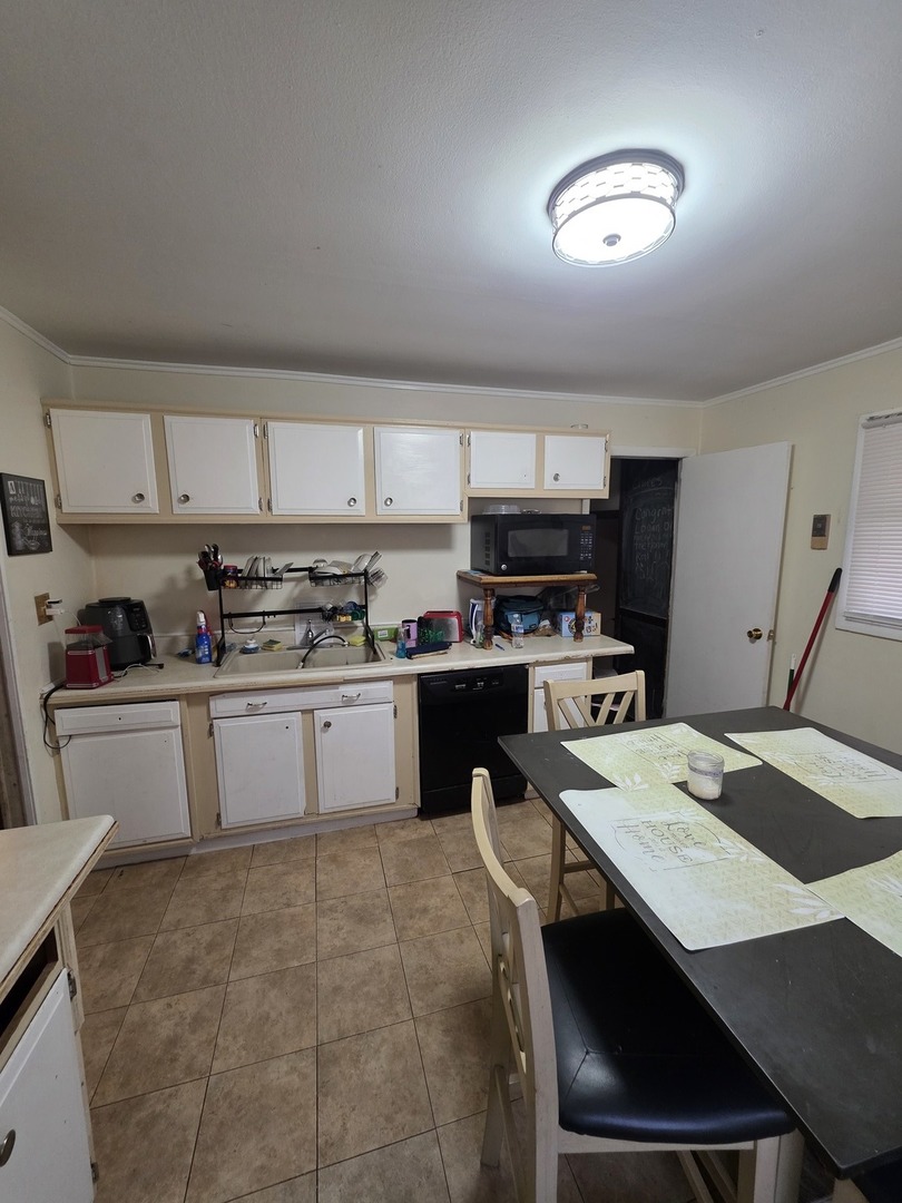 15518 Maple Street, South Holland, IL 60473