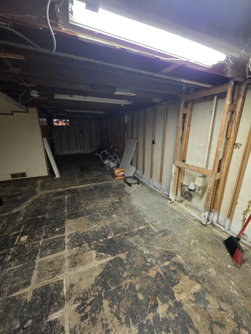 15518 Maple Street, South Holland, IL 60473