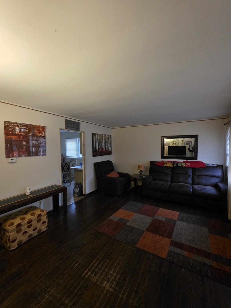 15518 Maple Street, South Holland, IL 60473