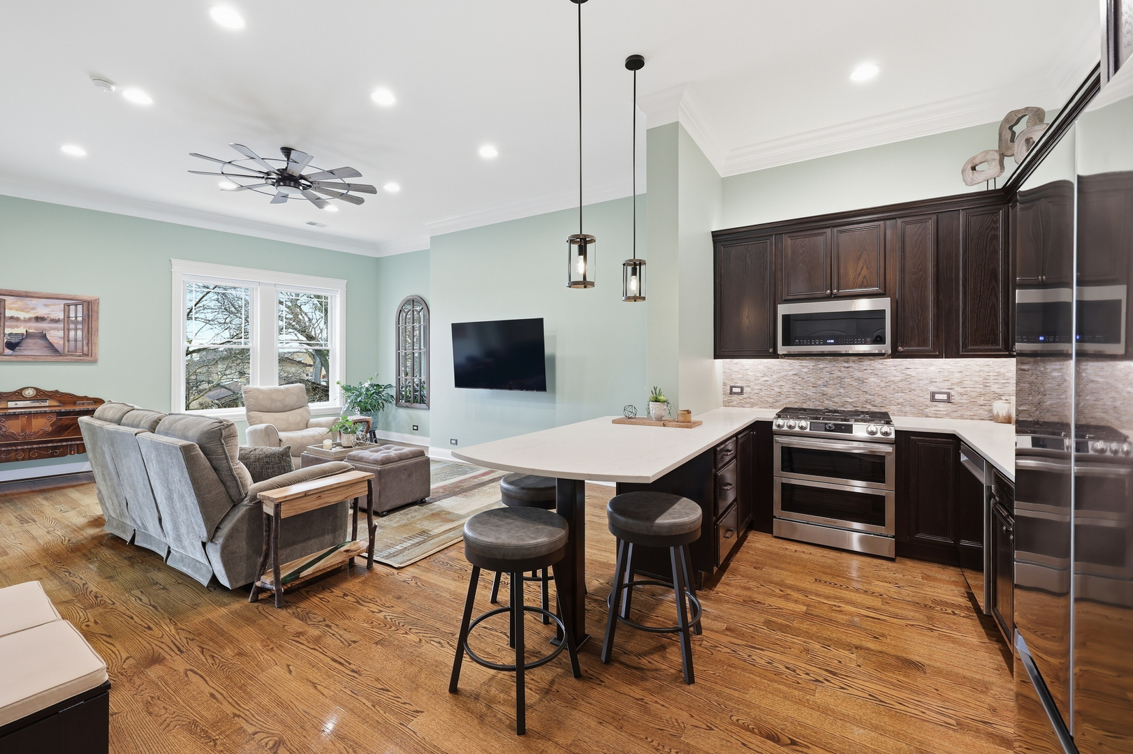 5962 N East Circle Avenue #7, Chicago, IL 60631