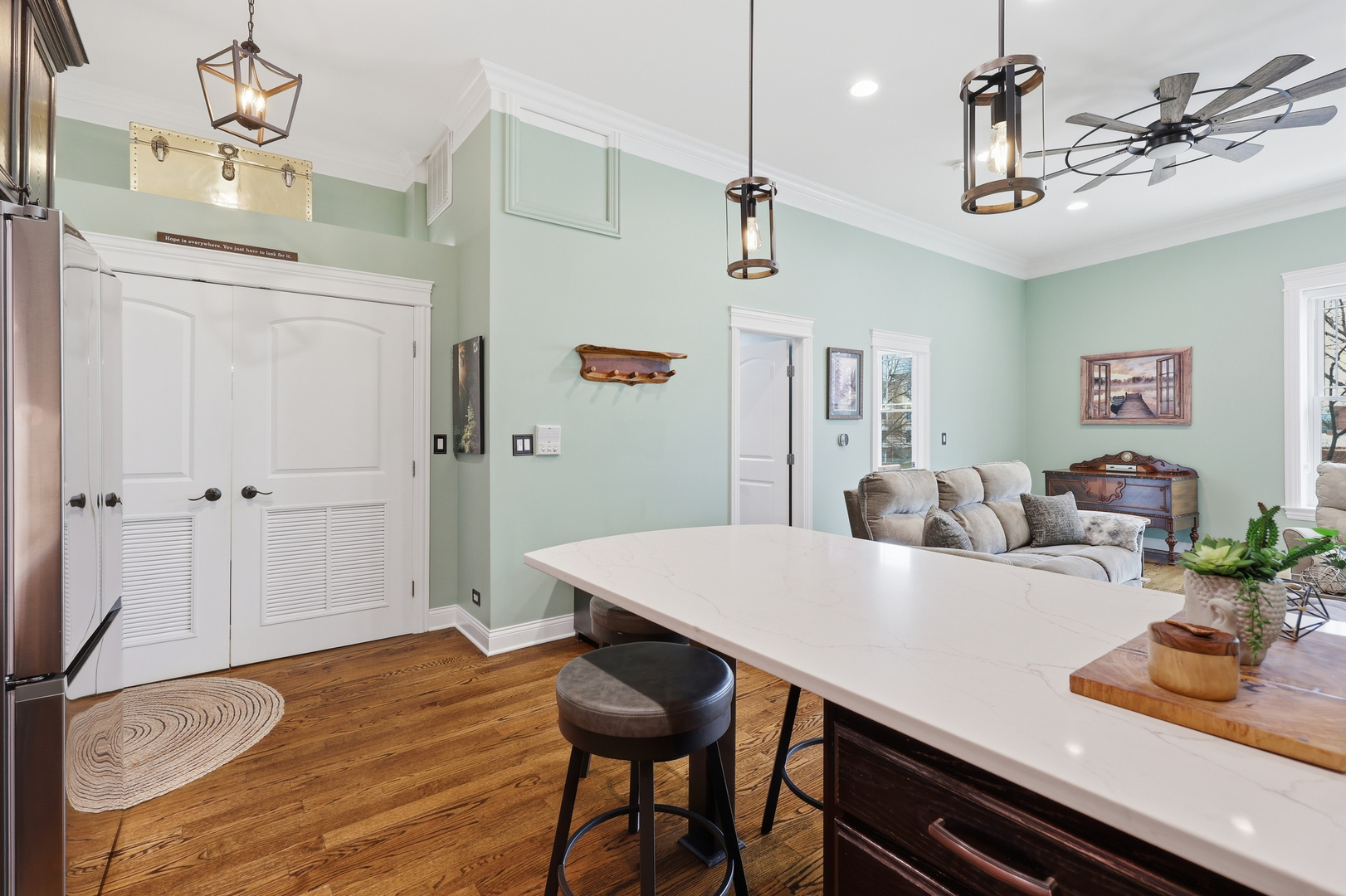 5962 N East Circle Avenue #7, Chicago, IL 60631