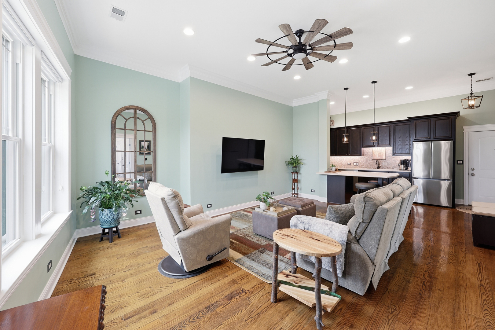 5962 N East Circle Avenue #7, Chicago, IL 60631