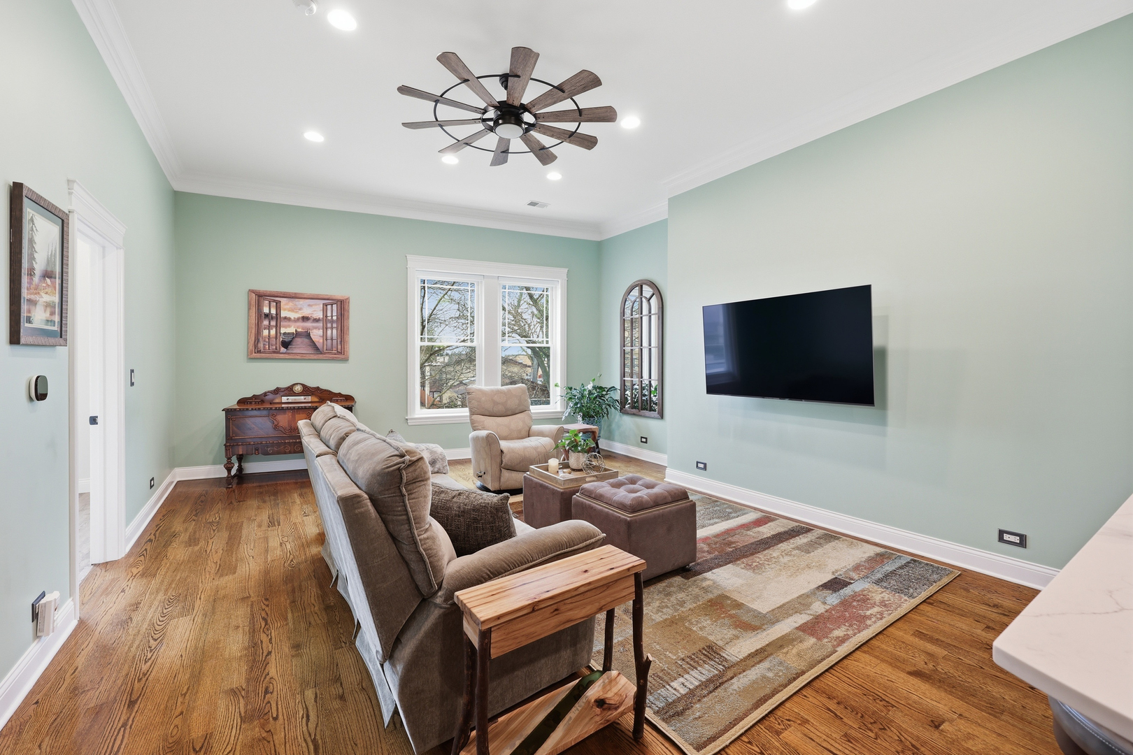 5962 N East Circle Avenue #7, Chicago, IL 60631