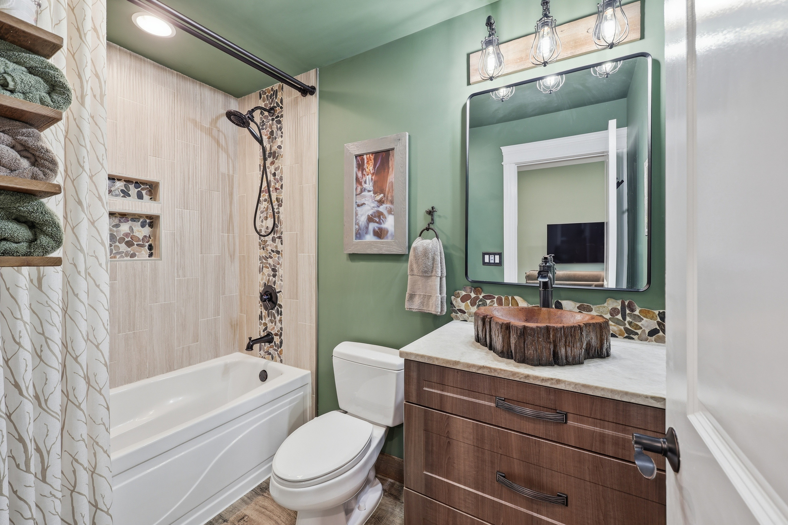 5962 N East Circle Avenue #7, Chicago, IL 60631