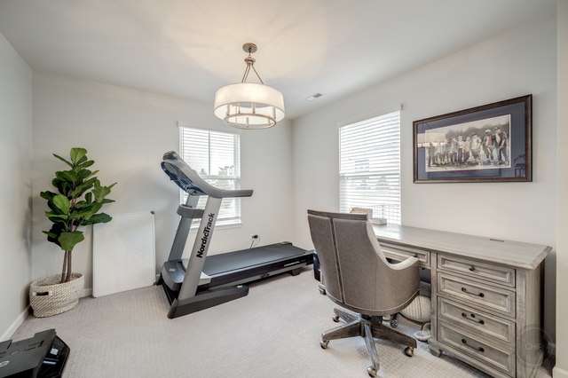 871 Finley Drive, Aurora, IL 60504