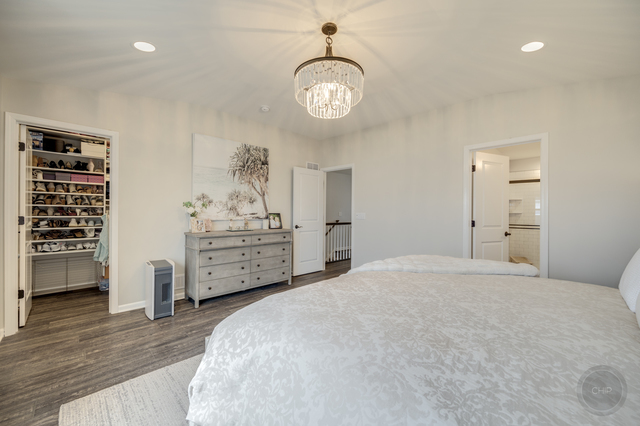 871 Finley Drive, Aurora, IL 60504