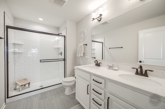 871 Finley Drive, Aurora, IL 60504