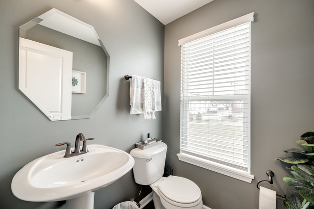 871 Finley Drive, Aurora, IL 60504