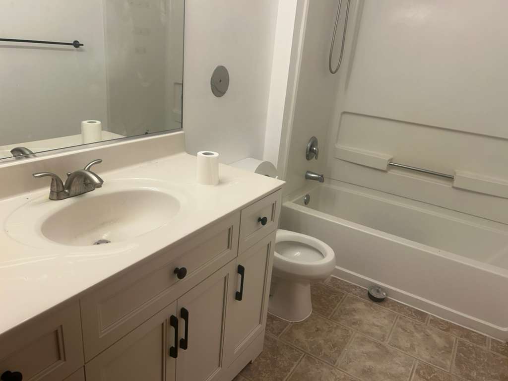 2115 Silverstone Drive #2115, Carpentersville, IL 60110