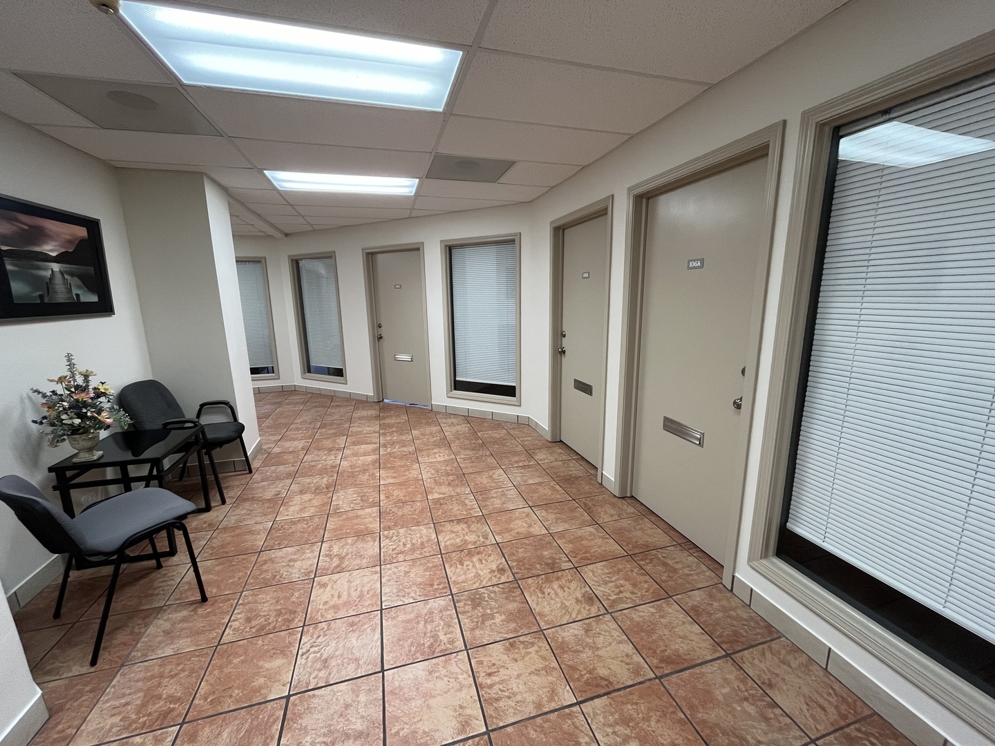 1043 S YORK Road #100, Bensenville, IL 60106