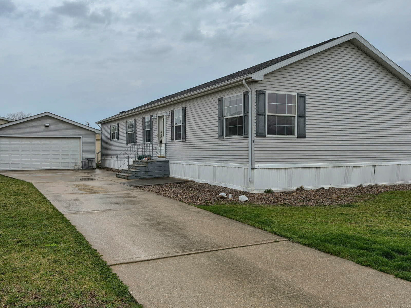 18 Eagle Lane, Beecher, IL 60401