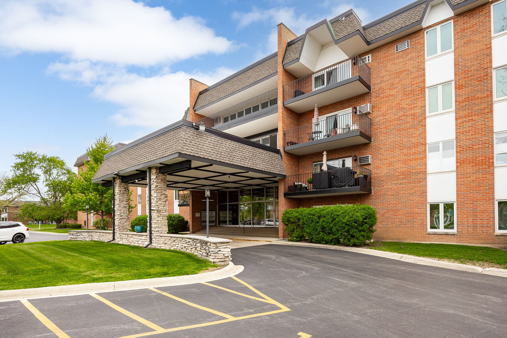 4221 Saratoga Avenue #410A, Downers Grove, IL 60515