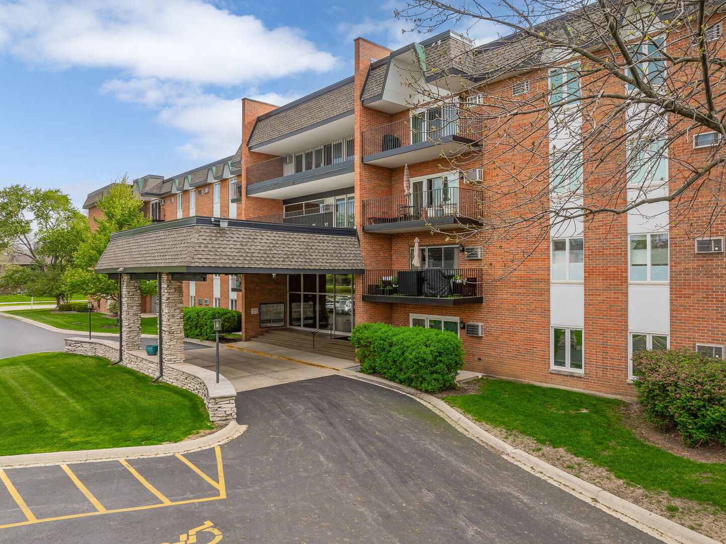 4221 Saratoga Avenue #410A, Downers Grove, IL 60515