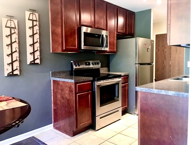 6020 Oakwood Drive #3J, Lisle, IL 60532