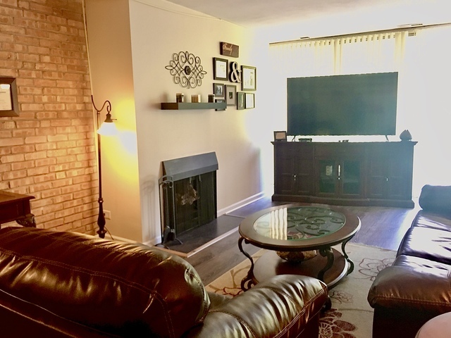 6020 Oakwood Drive #3J, Lisle, IL 60532