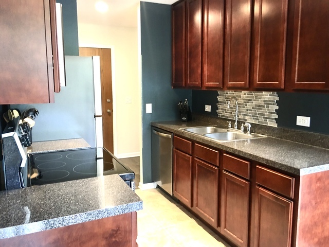 6020 Oakwood Drive #3J, Lisle, IL 60532