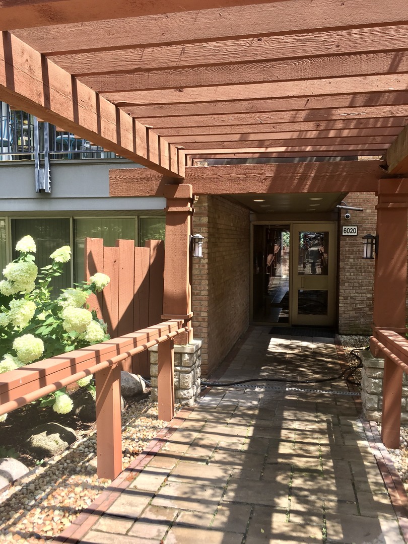 6020 Oakwood Drive #3J, Lisle, IL 60532