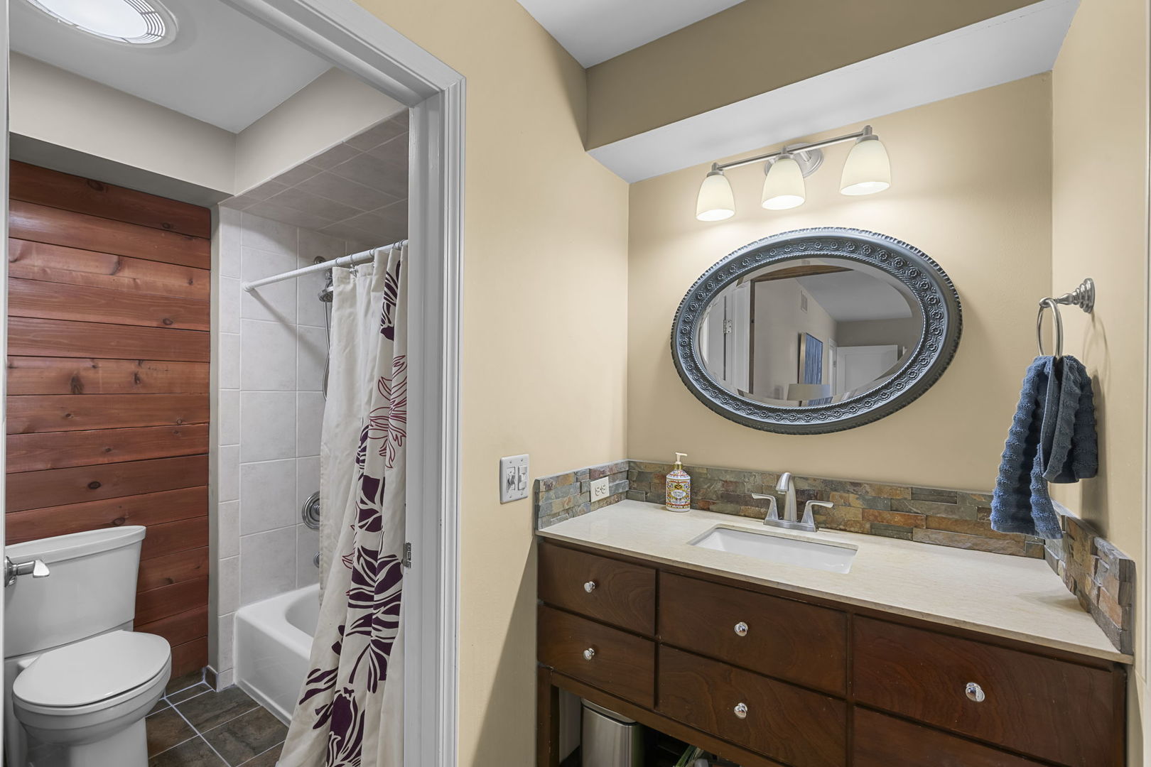 1120 Furlong Drive, Libertyville, IL 60048