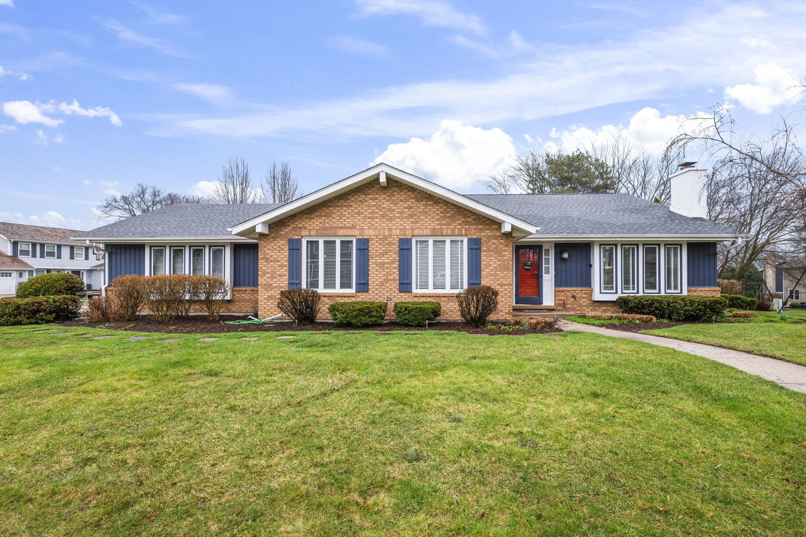 1120 Furlong Drive, Libertyville, IL 60048