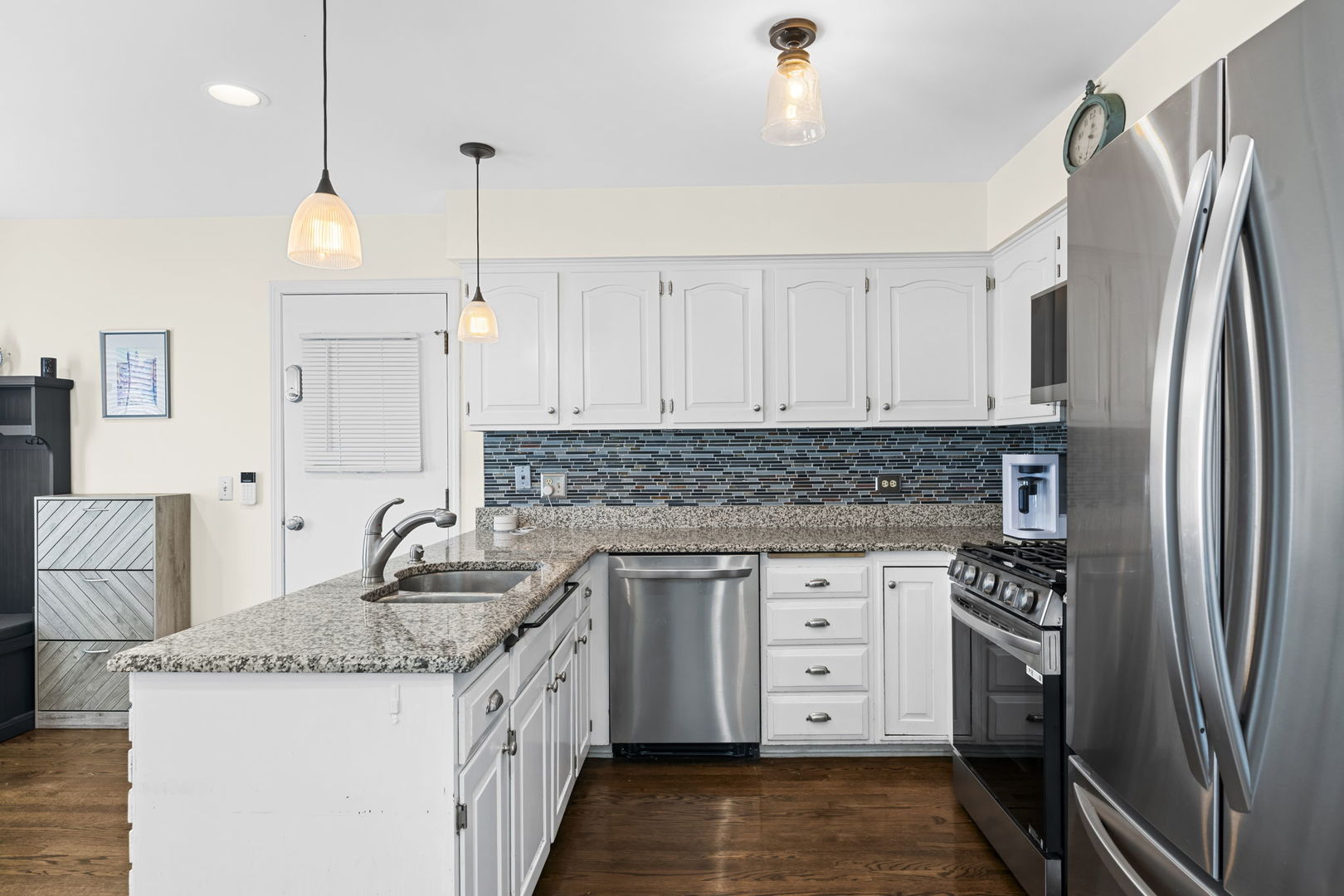 1120 Furlong Drive, Libertyville, IL 60048