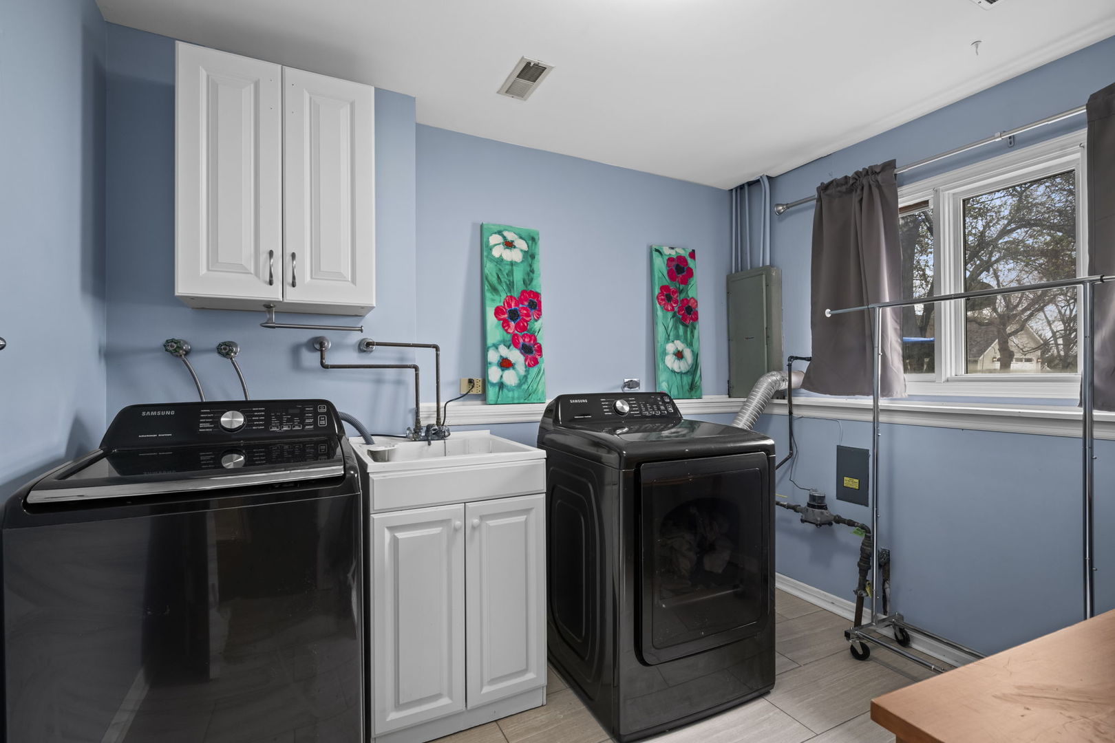 1120 Furlong Drive, Libertyville, IL 60048