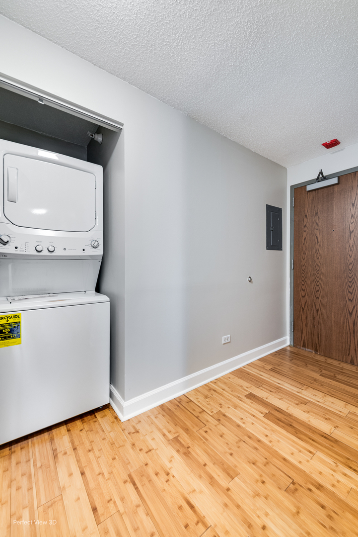 2 E ERIE Street #2102, Chicago, IL 60611