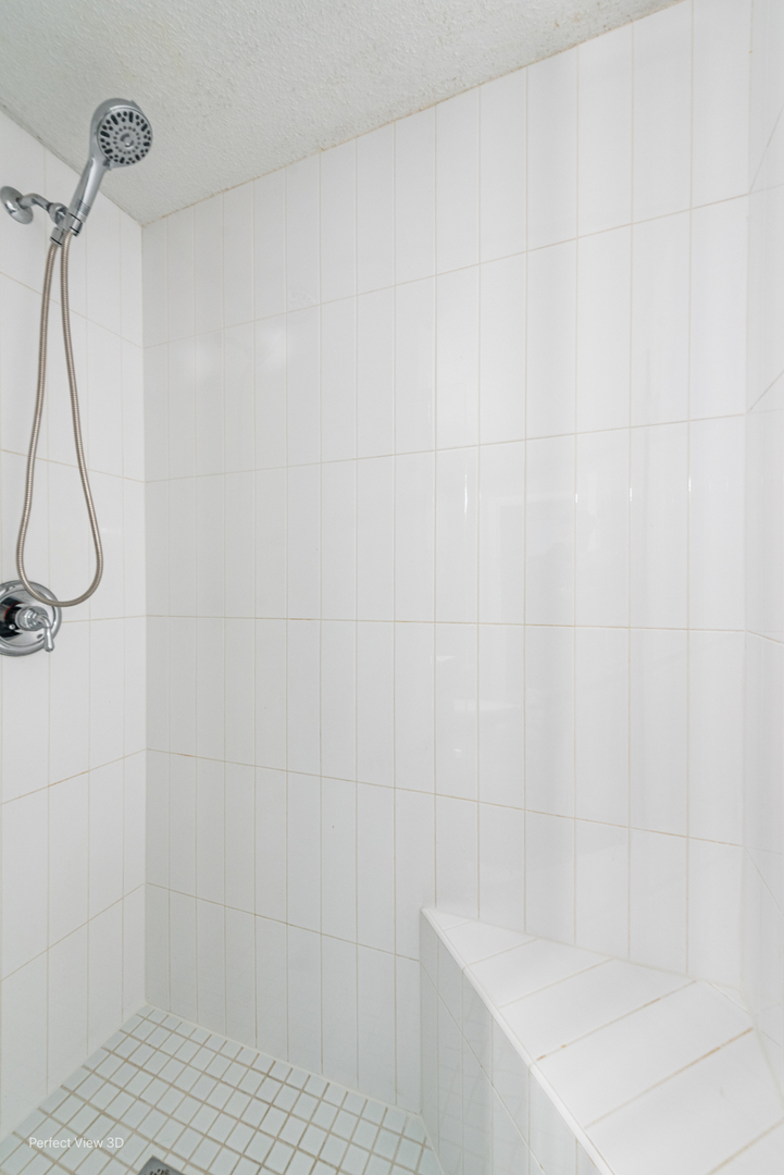 2 E ERIE Street #2102, Chicago, IL 60611