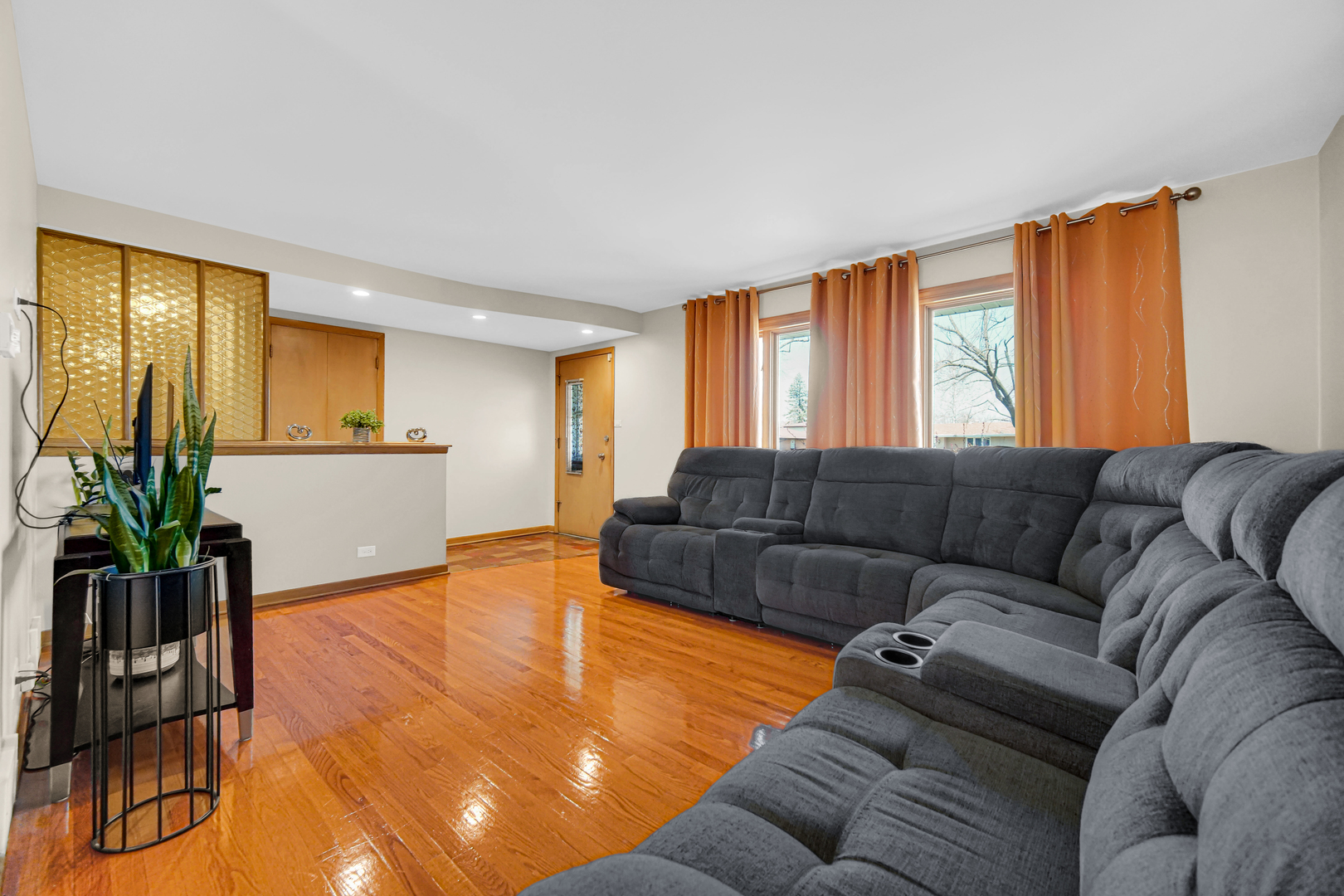 459 E 166th Street, South Holland, IL 60473