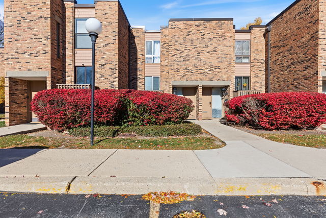 1620 Waxwing Court, Schaumburg, IL 60173