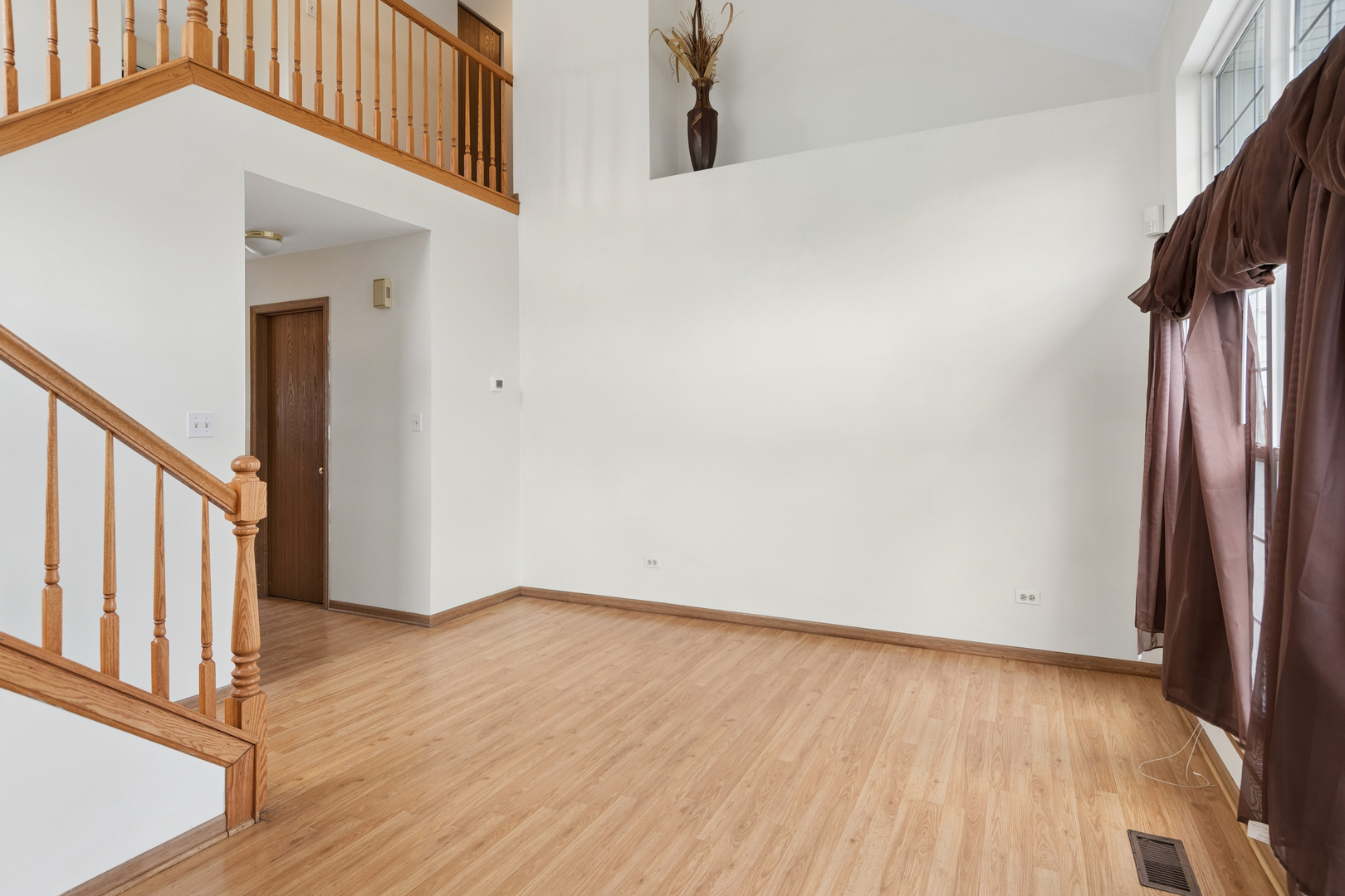 728 Wildflower Circle, Naperville, IL 60540