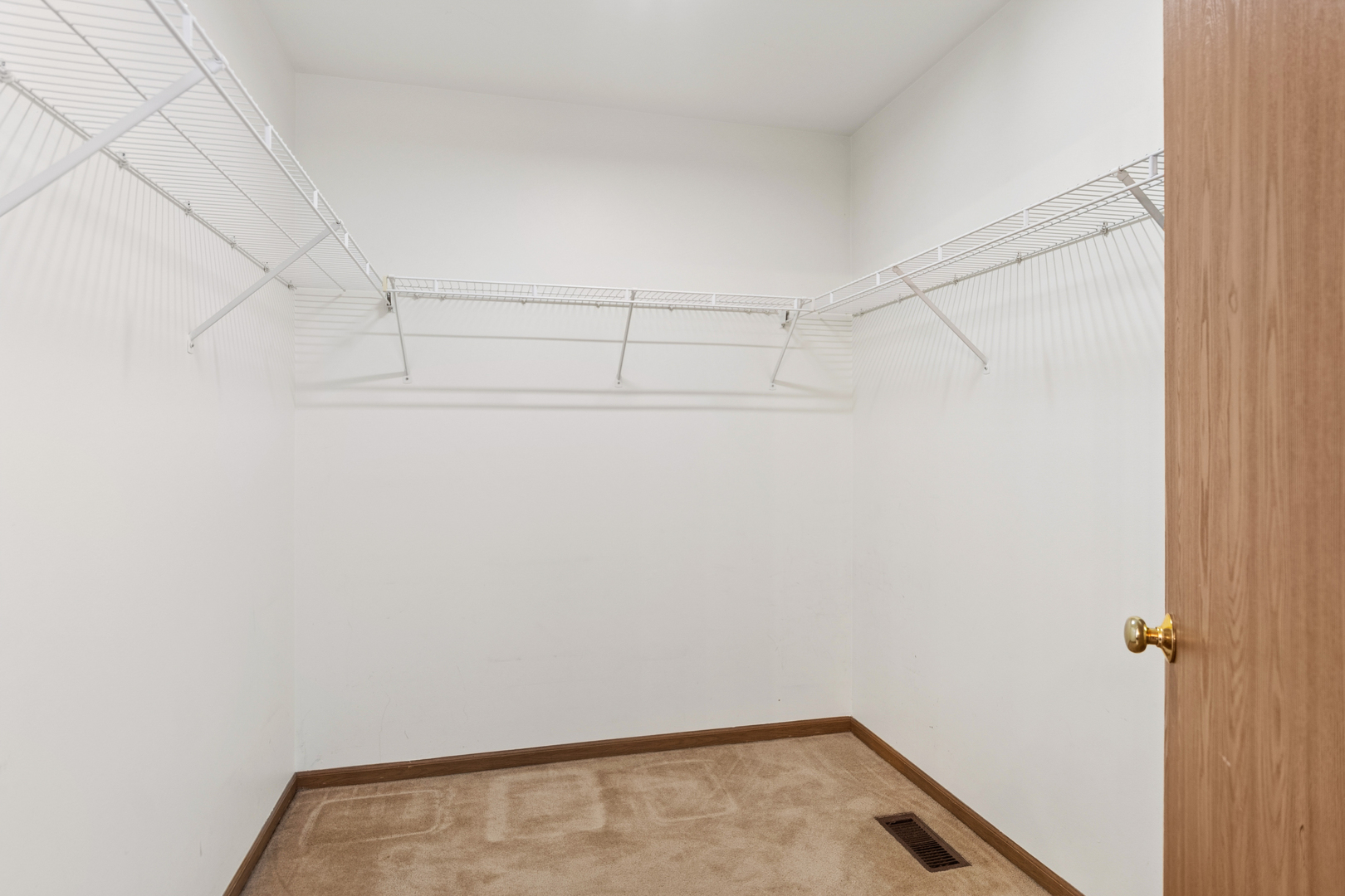 728 Wildflower Circle, Naperville, IL 60540