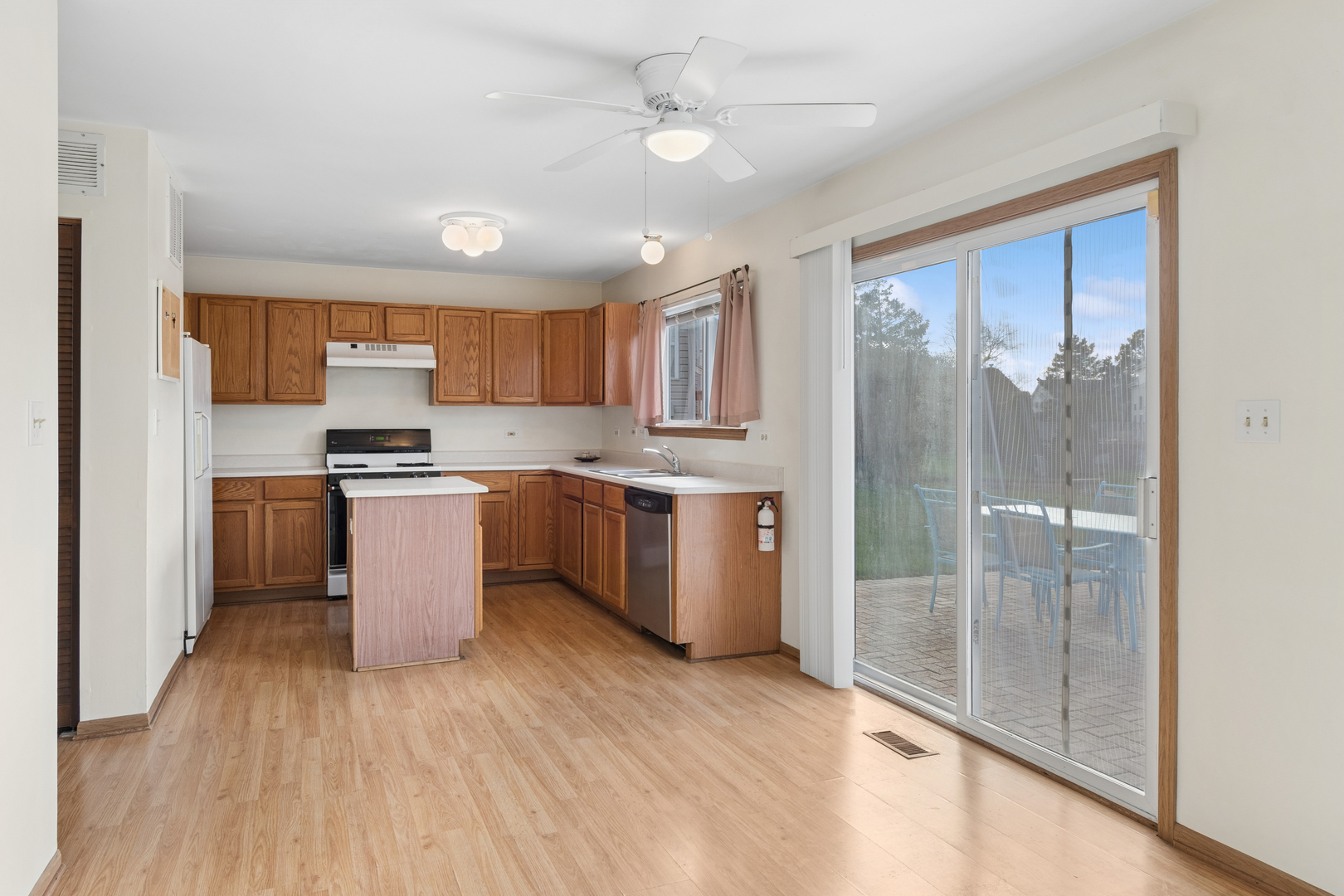 728 Wildflower Circle, Naperville, IL 60540