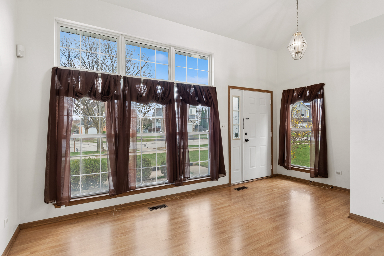 728 Wildflower Circle, Naperville, IL 60540