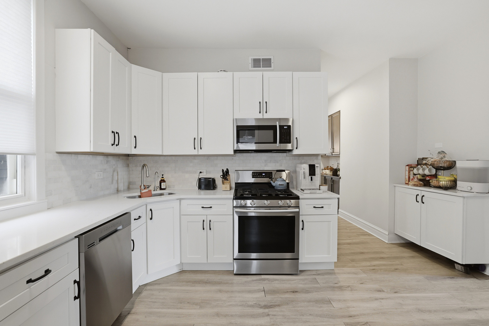 4327 N Avers Avenue, Chicago, IL 60618