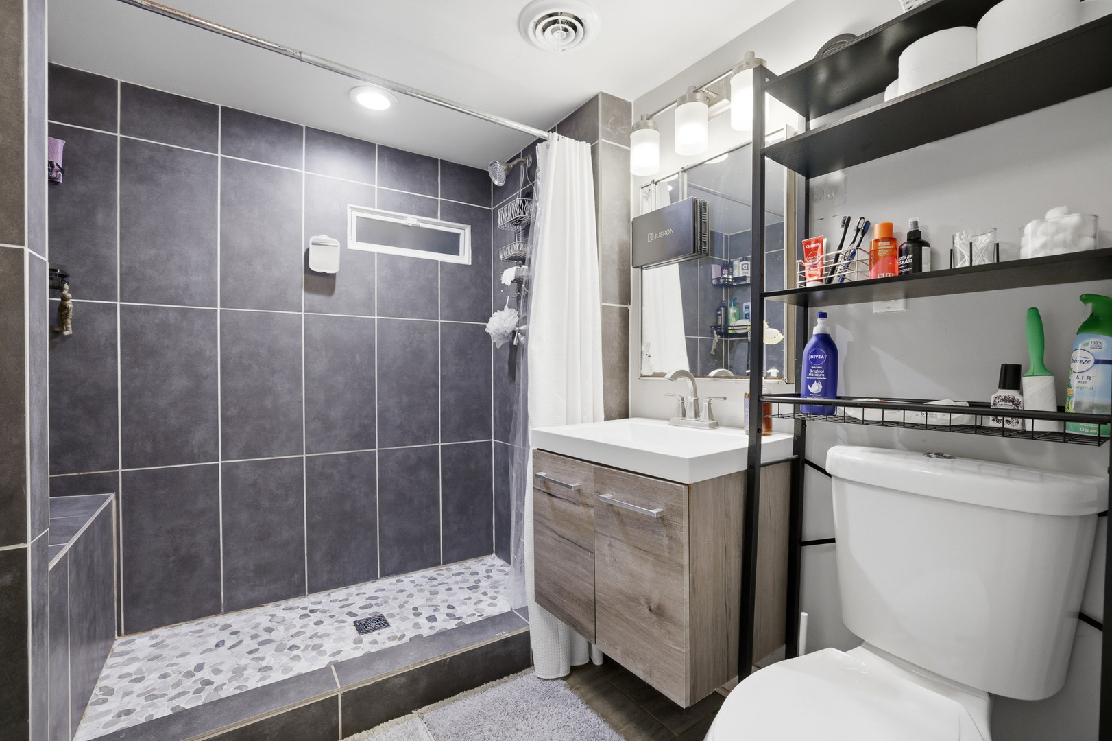 4327 N Avers Avenue, Chicago, IL 60618